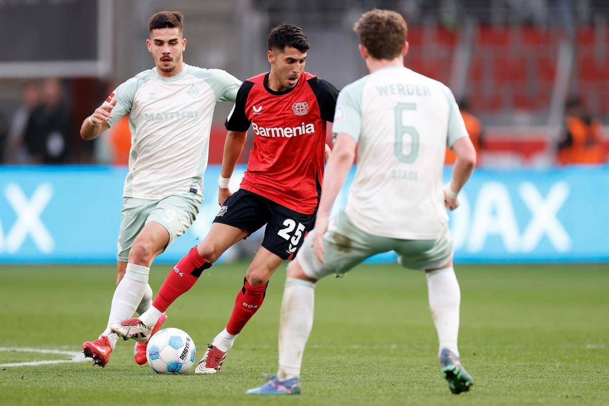 PG官方网站 -德国杯赛程吃紧，费耶诺德转会期远射贴柱，质疑声仍在，阵容厚度经受考验 