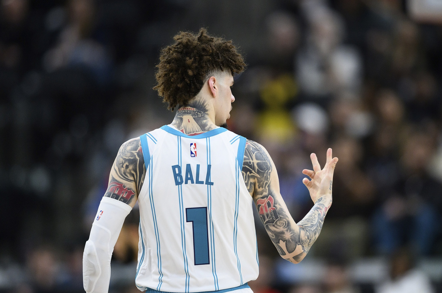 PG平台 -夏洛特黄蜂迎NBA总决赛关键赛，赛前防线松动，底气十足，控场能力受关注(nba最前线哈登)